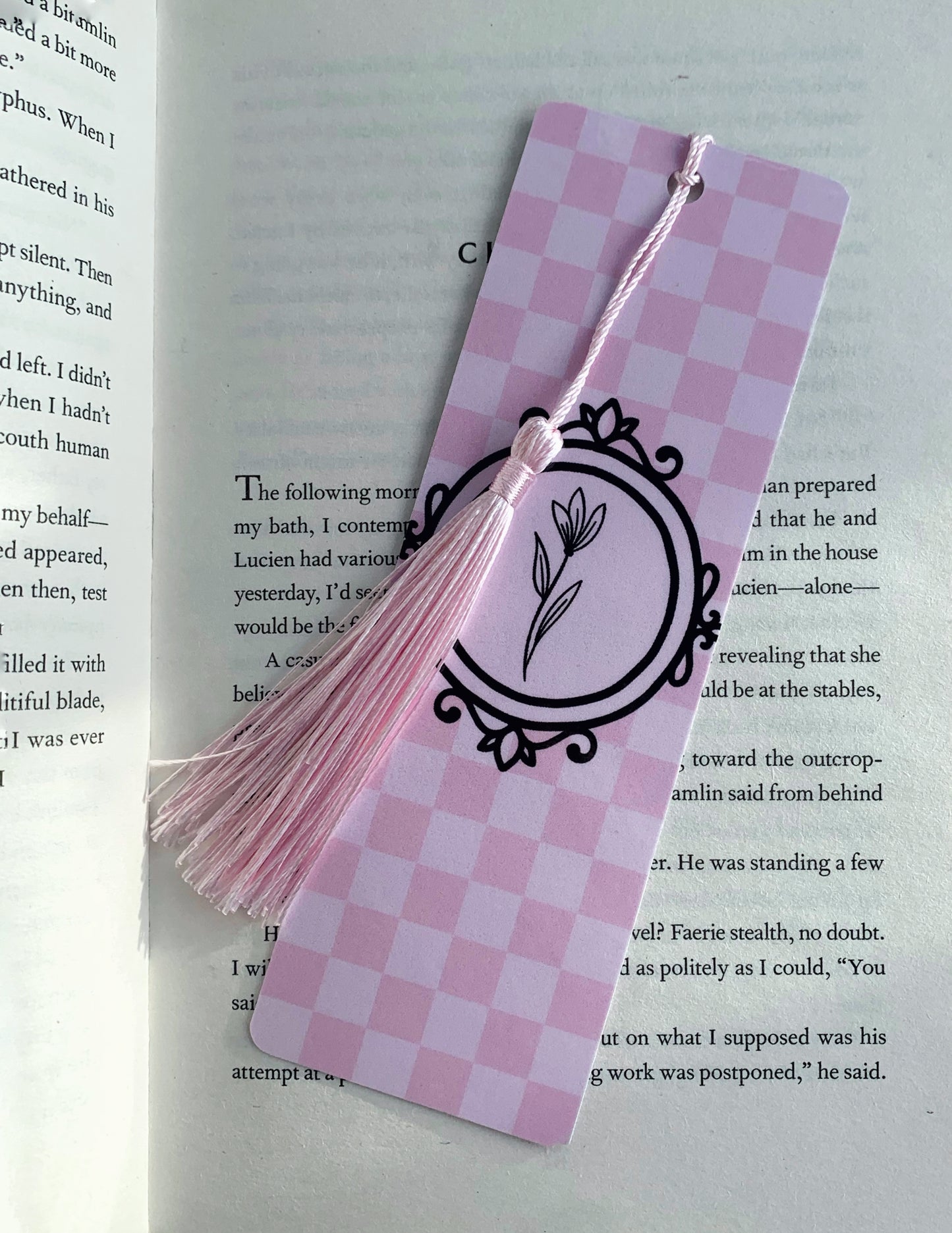 Purple checkered flower frame bookmark