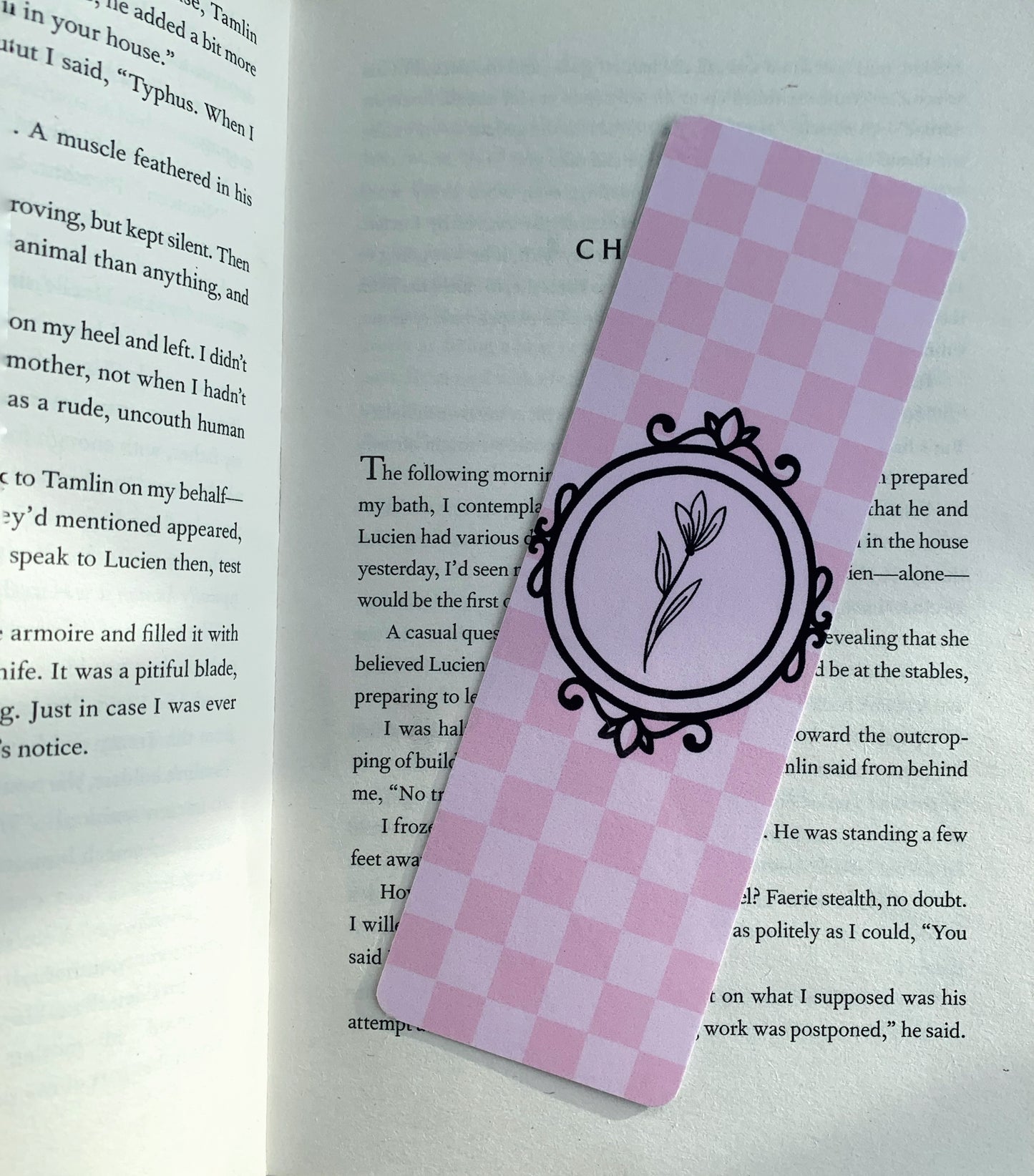 Purple checkered flower frame bookmark